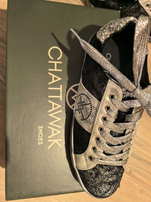 Чисто нови дамски кецове