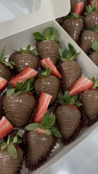 Клубника в шоколаде, каспи рэд