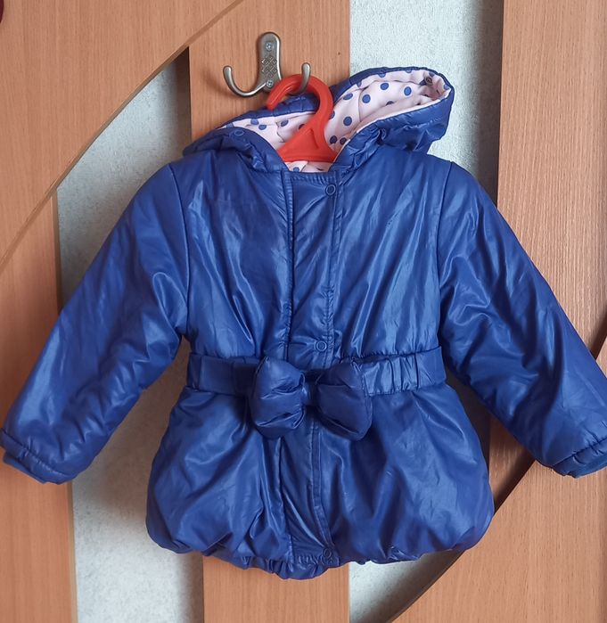 Отдам куртку на девочку бесплатно