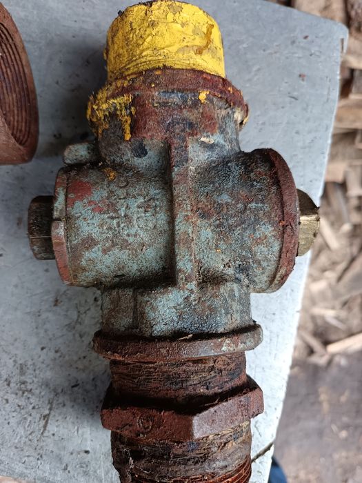 Robinet și diferite piese