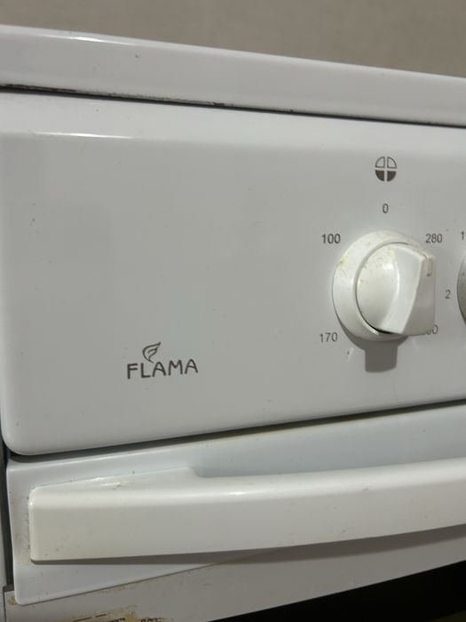 Продам электроплиту с духовкой