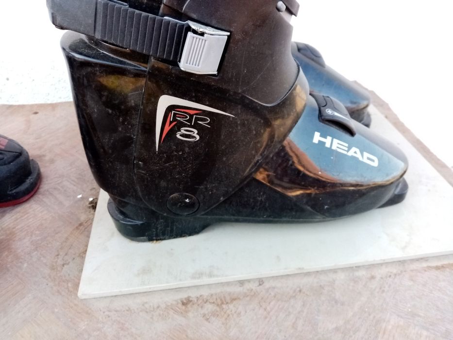 Спорт книги хоби. Ски обувки.