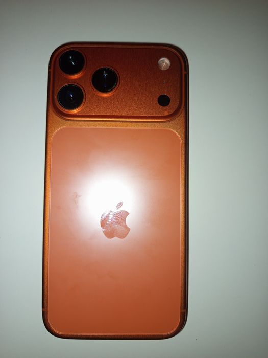 Vând iPhone 17 pro max replica pentru cunoscători