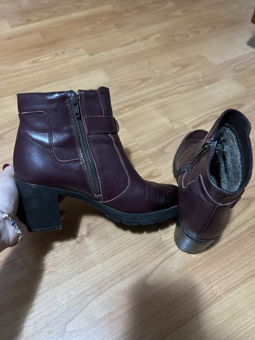 Ghete dama din piele naturala