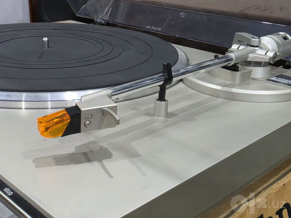 Виниловый проигрыватель Technics SL-D210