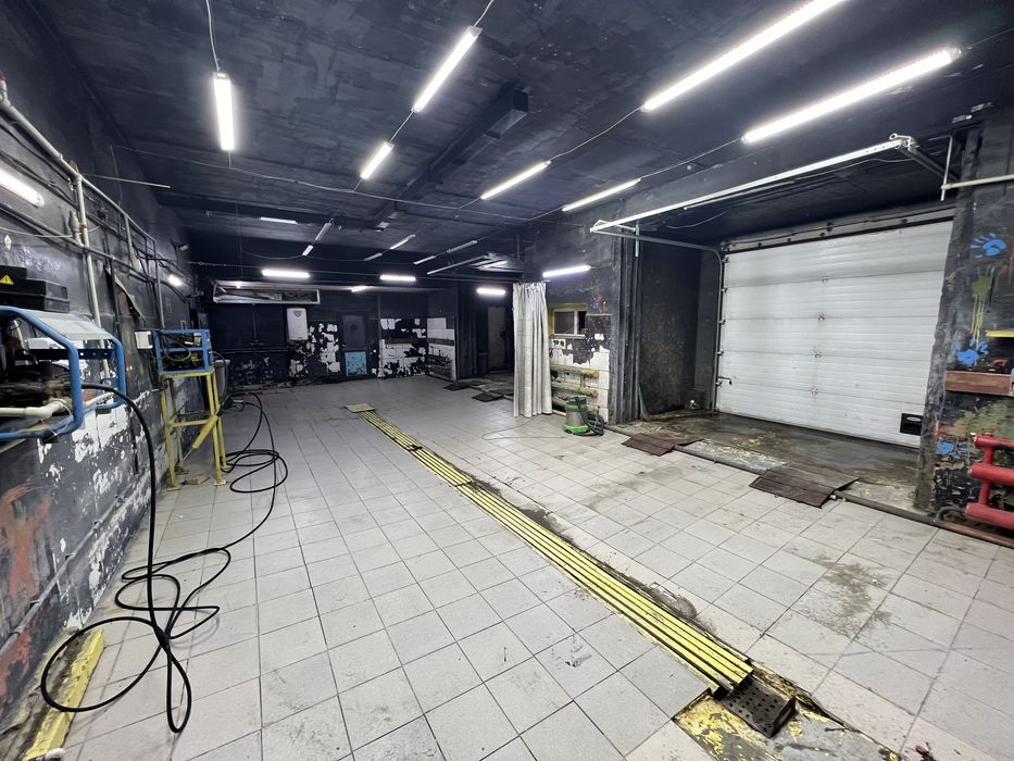 Сдам в аренду боксы 1000 кв/м