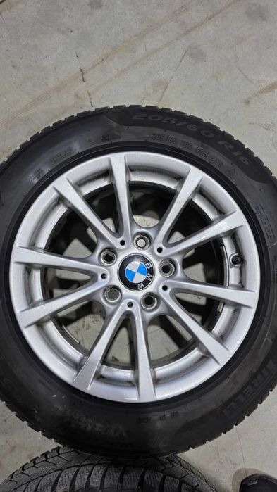 Set 4 jante originale BMW + anvelope iarnă Pirelli Sottozero 3