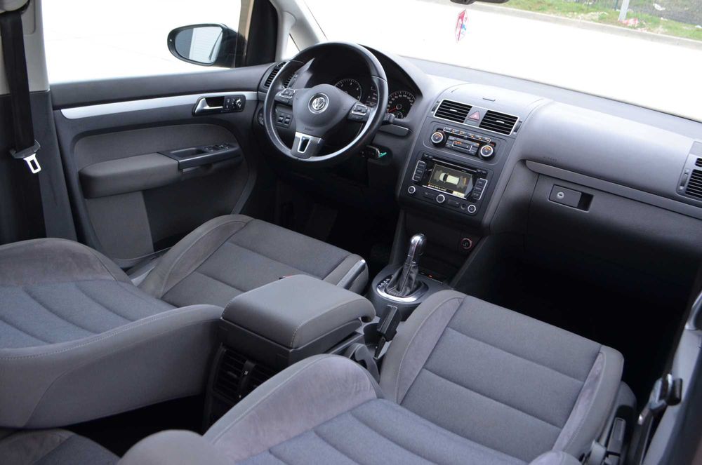 VW Touran 2.0tdi 140cp 7Loc-uri Cutie DSG Trapa Panoramica Clima Navy