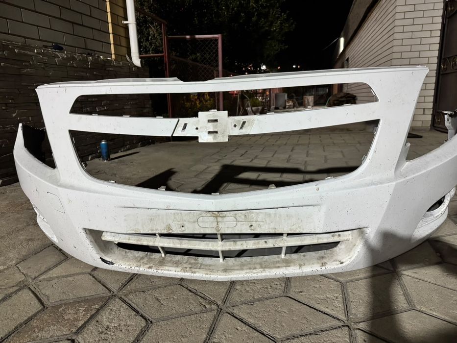 Продам 2 бампера на Шевролет