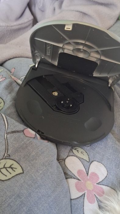 Sony CD-Walkman D-E525
