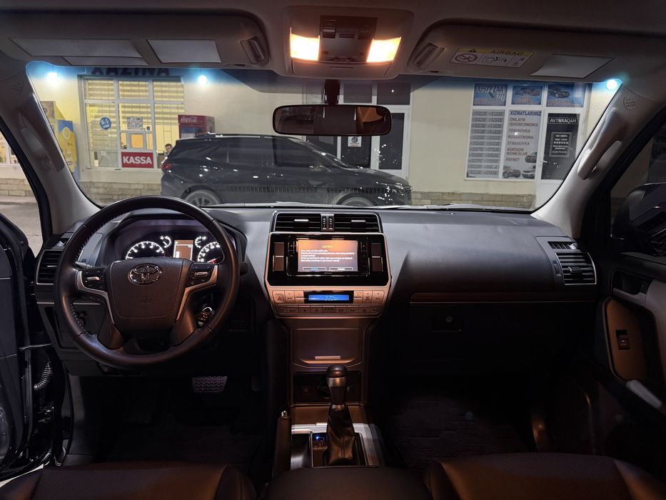 Toyota Land Cruiser Prado 150 VX год 2023