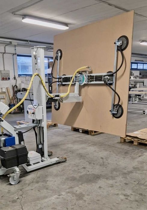 Мобилен вакуумен повдигач за мебелни плоскости