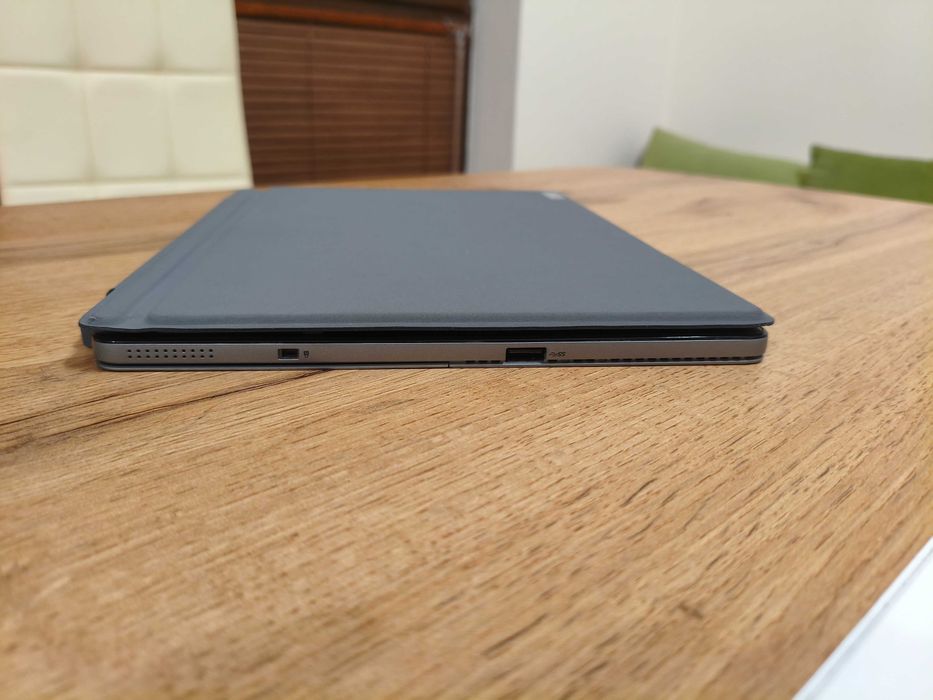 Dell Latitude 7200 2-in-1 таблет с Windows с клавиатура - i5-8265U, 8GB RAM, 256GB NVMe