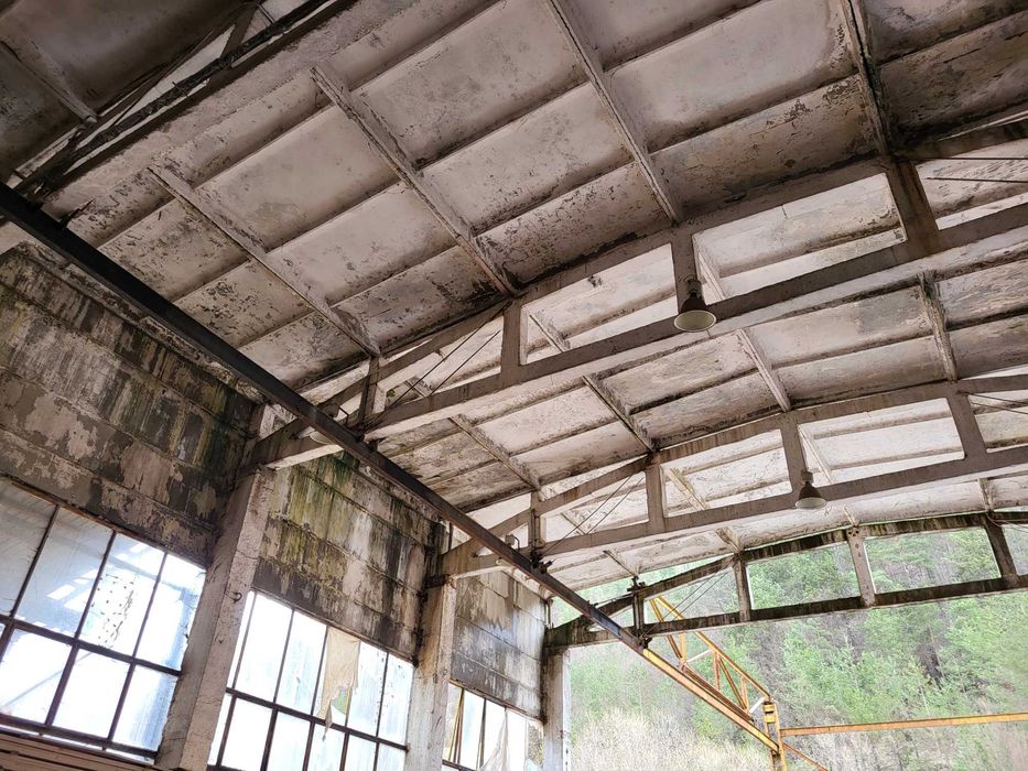 Продава се Промишлена сграда в Смолян, Промишлена зона - Север - 4400 кв.м за 69 €/кв.м - Снимка #2