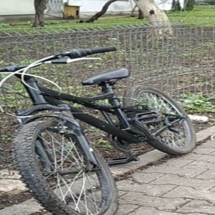 Vând bicicleta rockrider full suspension