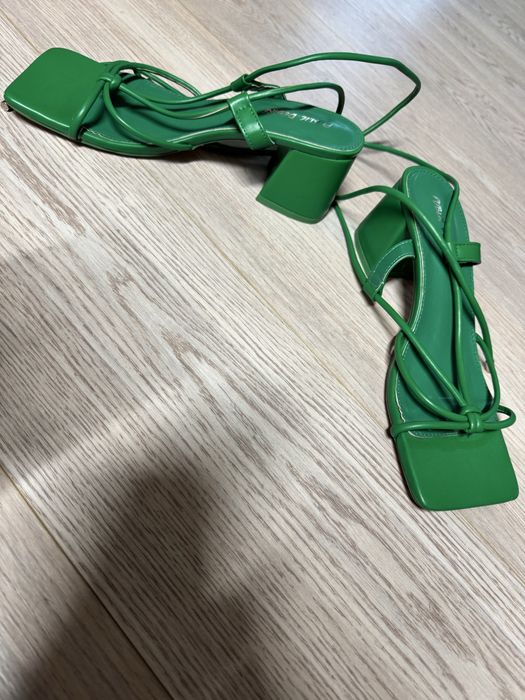 Зелени обувки Public Desire