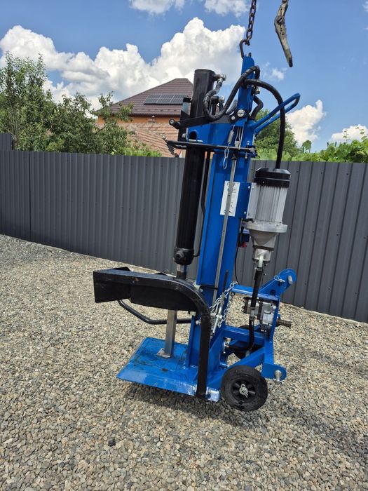 Crepatoare despicatoare spargatoare lemne la tractor electrice pe benzina