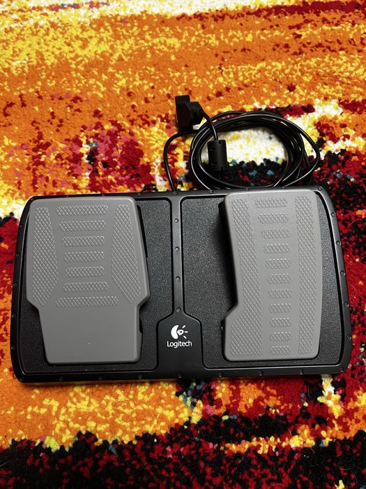 Volan gaming PC Logitech