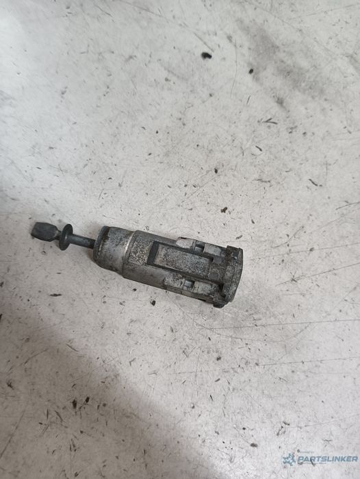 Butuc Usa Stanga Fata Seat Toledo Iv (Kg3) [ 2012 - > ] Oem 5Ja837167