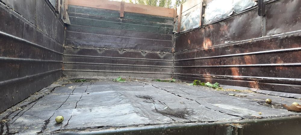 Gaz 53 borti sotiladi