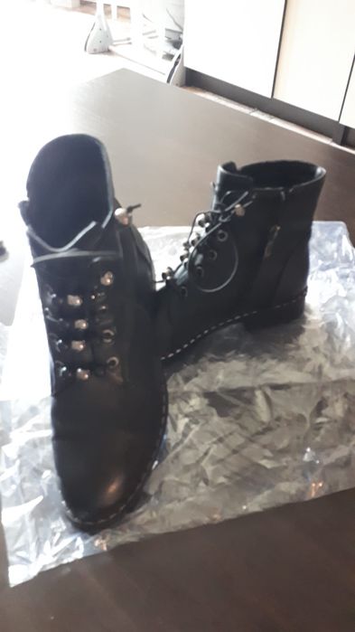 Продаю осенние обувь