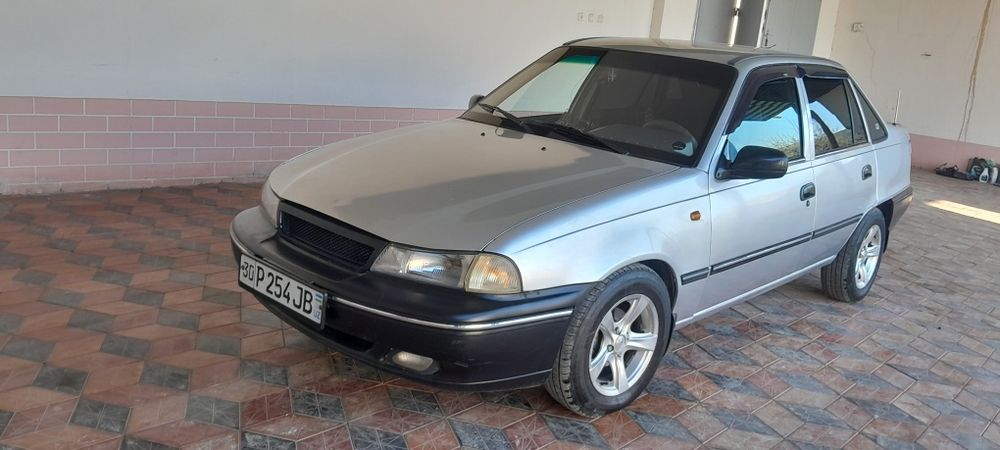 Nexia 2003  luks