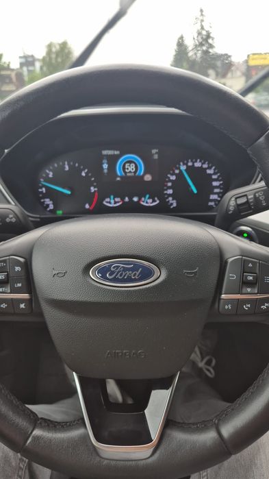 Închiriez microbuz Ford Transit 8+1 de la 300 lei/zi