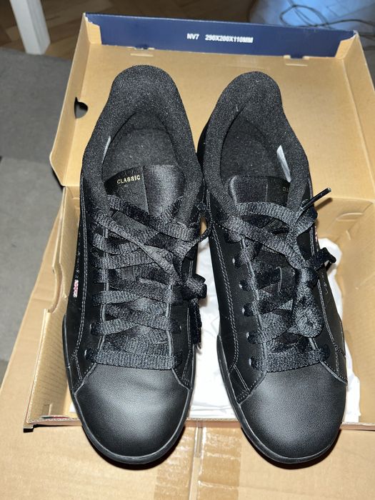 Продавам черен Reebok класик