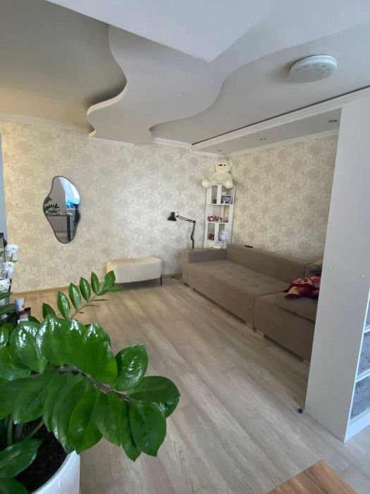 Продам двухкомнатную квартиру в центре(Золотой квадрат)