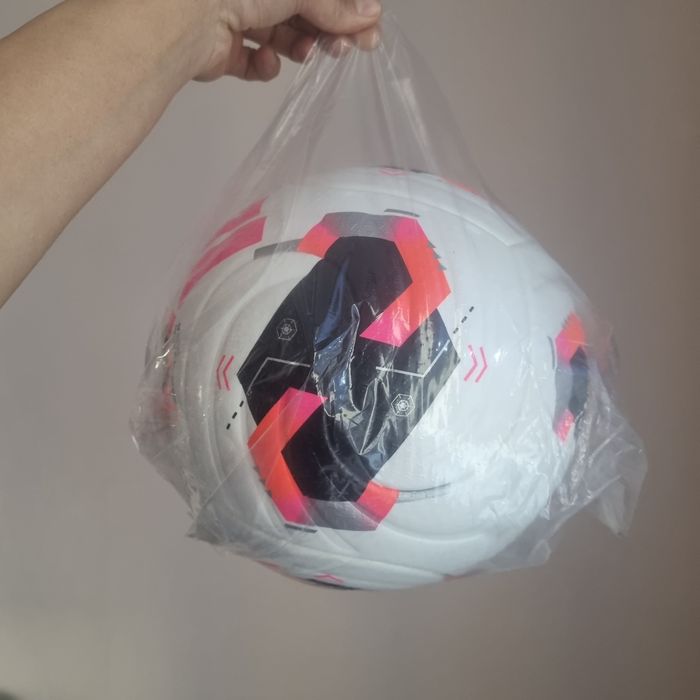 Мячи адидас , новые