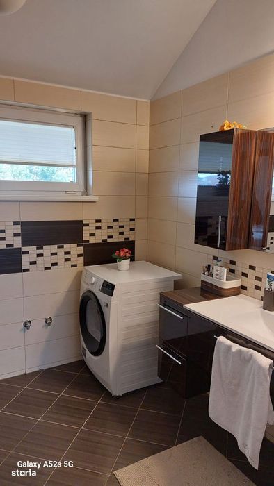 Casă cu 6 camere și garaj, gata de utilizare