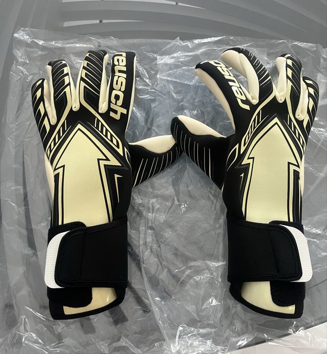 Вратарски ръкавици