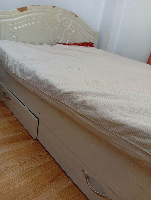 Спальная кровать