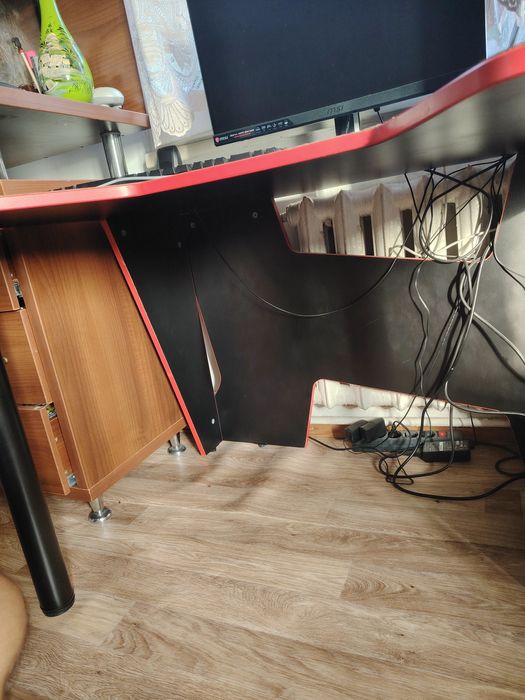 Продам стол для пк