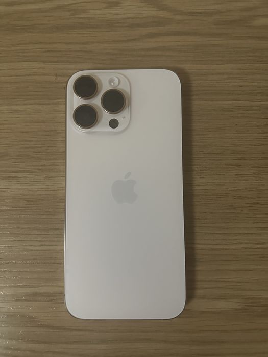 iPhone 16 Pro Max