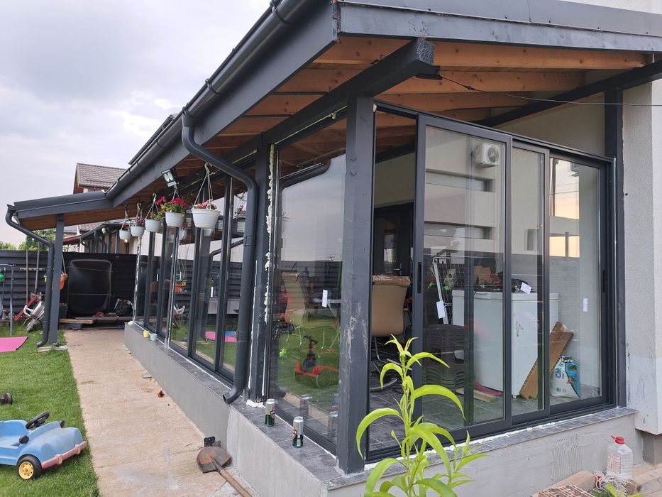 Închideri terase cu usi glisante