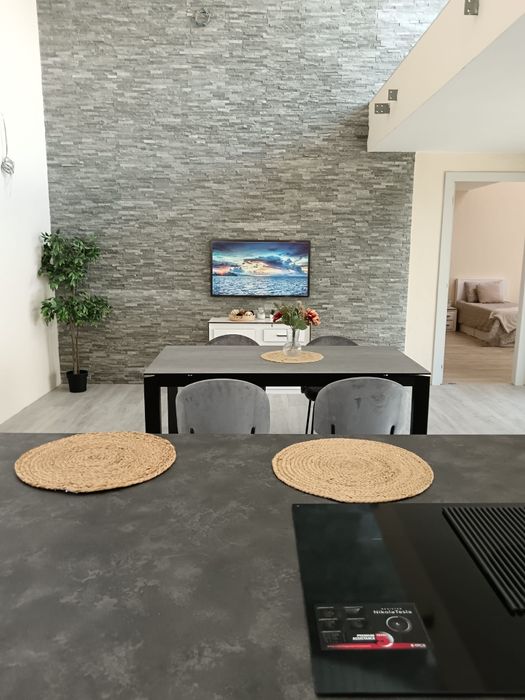 Vila nouă modernă în nordul Italiei