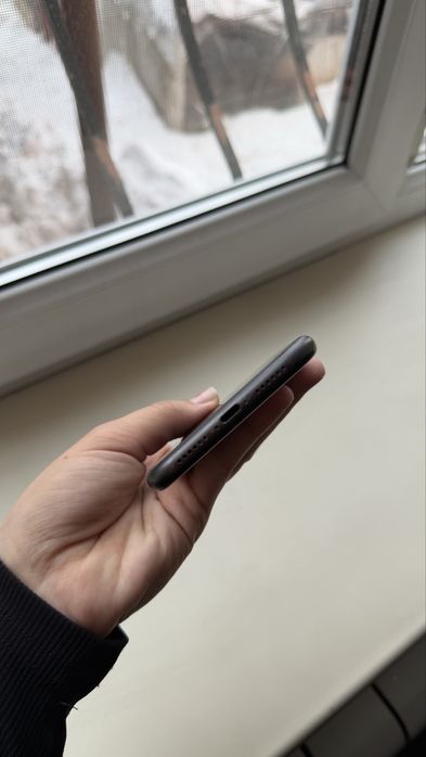 Продам Айфон 11 , 128 гб