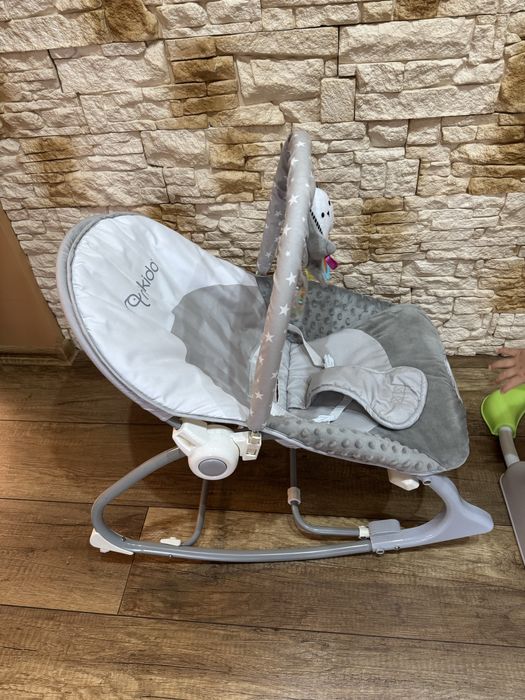 Детска люлка-шезлонг с вибрации