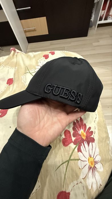 Sapca originala Guess