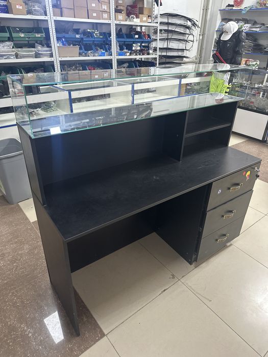 Стол для ресепшна