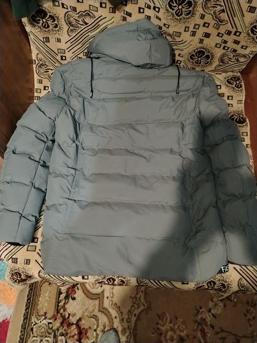 Продам зимнюю куртку