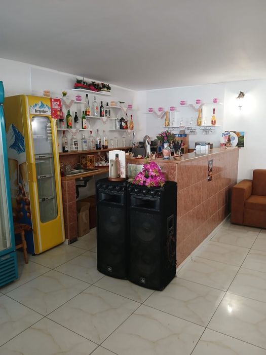 De vanzare magazin-bar/casa de locuit