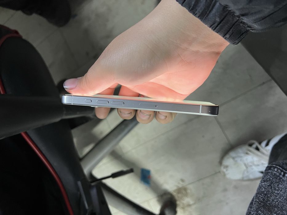 Продам айфон 15pro