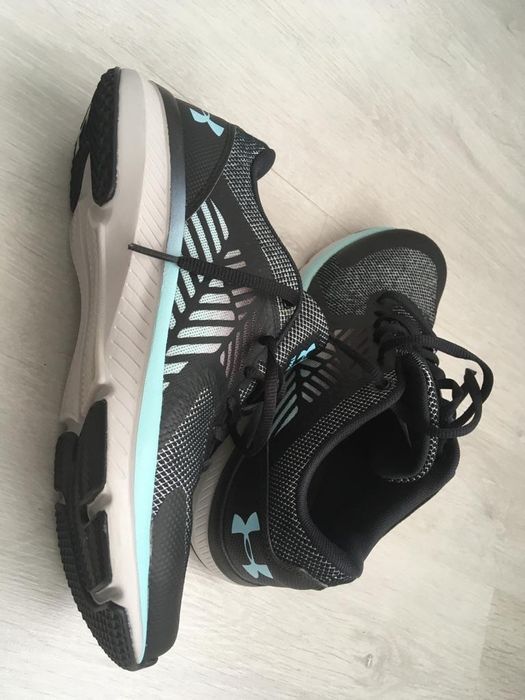 Vând adidași Uander Armour dama, mărimea 40,5