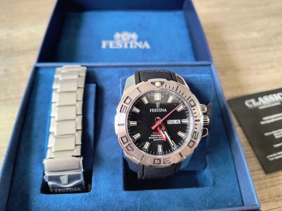 Нов часовник Festina Proffesional Diver 20 Bars . Закупен от Класик с документи
