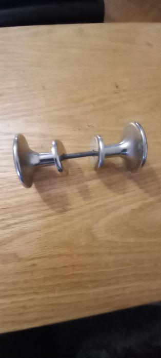 Металлическая двусторонняя ручка