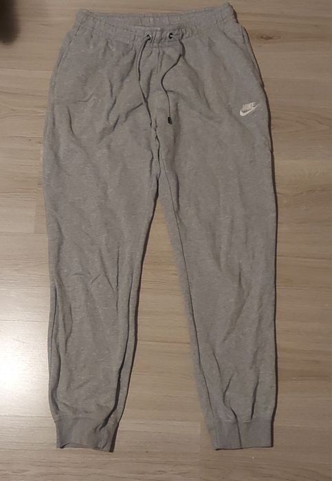 Nike анцуг M размер дамски