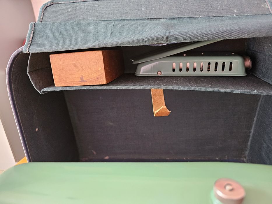 Дёшево "Тула" - электрическая  швейная машинка