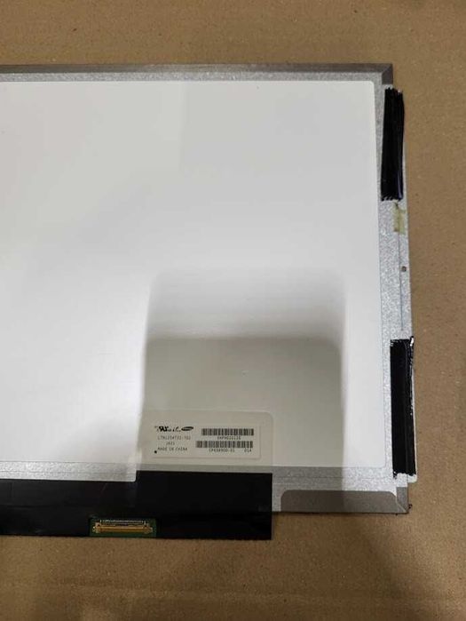 Samsung LTN133AT32-701 13.3" HD лаптоп дисплей употребяван